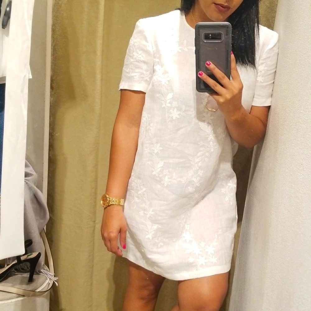 White Zara Short Dress in great conditions. Medium size.